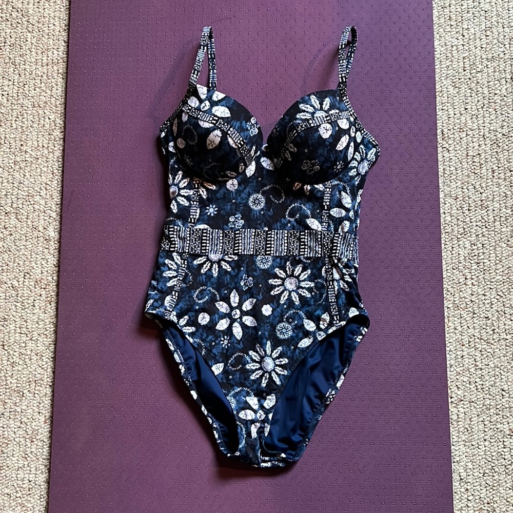 Bleu/Rod Beattie Floral Swimsuit NWT